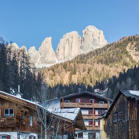 Chalet Osmar Suite 2 Campitello di Fassa Luaran gambar