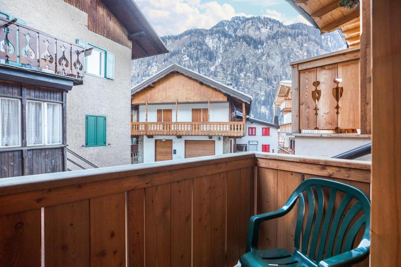 Chalet Osmar Suite 2 Campitello di Fassa Luaran gambar