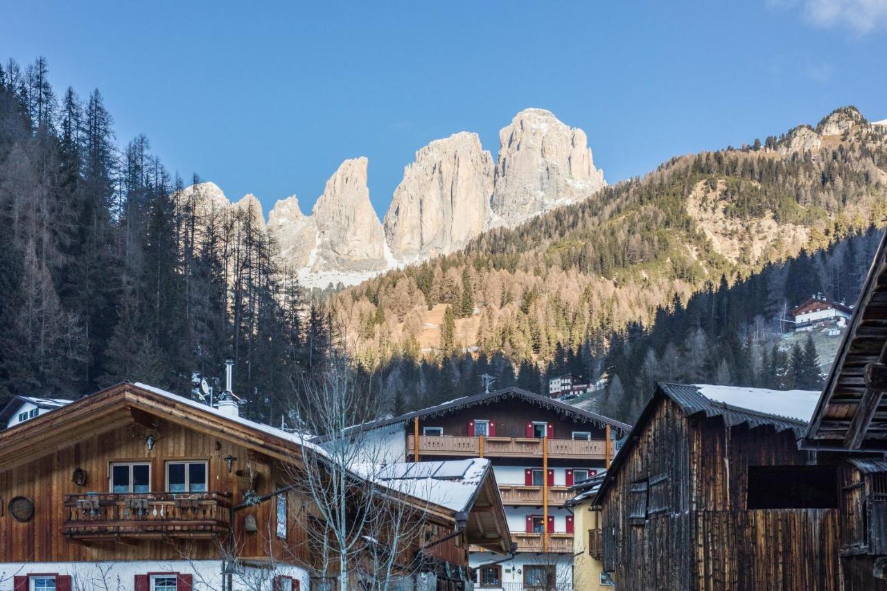 Chalet Osmar Suite 2 Campitello di Fassa Luaran gambar
